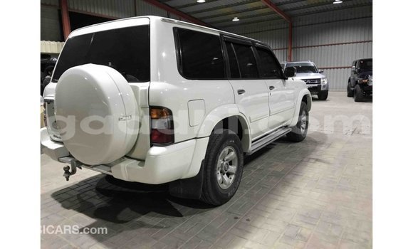Imported Nissan Patrol White Makiinaa iti Import - Dubai keessatti Somalia keessatti Imported Nissan Patrol White Makiinaa iti Import - Dubai keessatti Somalia keessatti