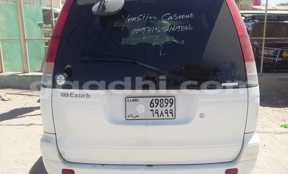 Oofamaa Toyota 4Runner White Makiinaa iti Hargeysa keessatti Somaliland keessatti Oofamaa Toyota 4Runner White Makiinaa iti Hargeysa keessatti Somaliland keessatti