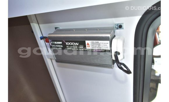 Imported Toyota Land Cruiser White Makiinaa iti Import - Dubai keessatti Somalia keessatti Imported Toyota Land Cruiser White Makiinaa iti Import - Dubai keessatti Somalia keessatti