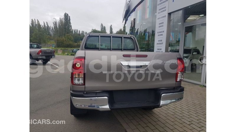 Big with watermark toyota hilux somalia import dubai 4600