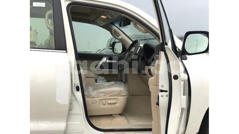 Big with watermark toyota land cruiser somalia import dubai 4604