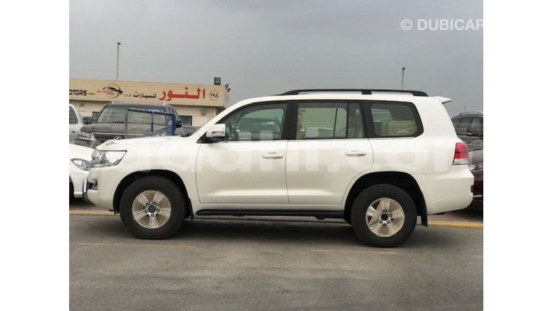 Big with watermark toyota land cruiser somalia import dubai 4604