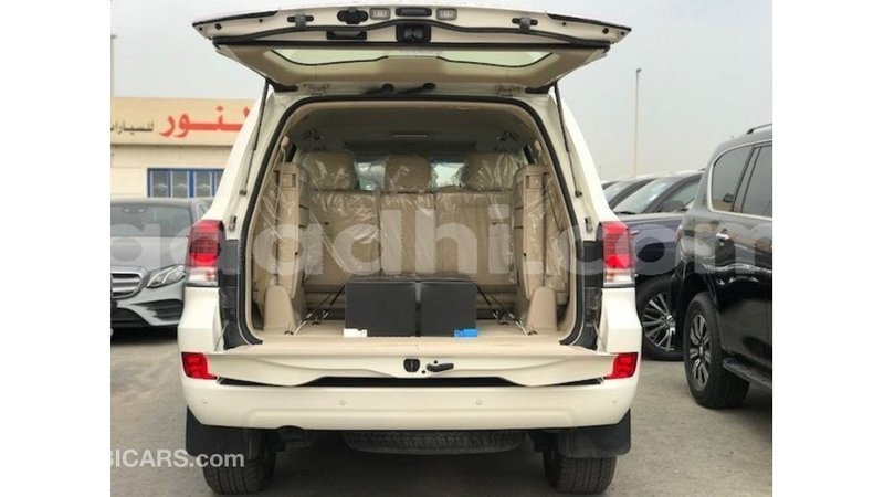 Big with watermark toyota land cruiser somalia import dubai 4605