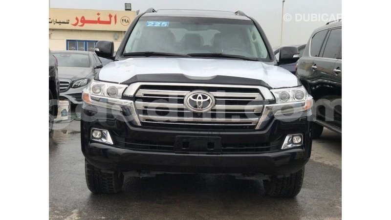 Big with watermark toyota land cruiser somalia import dubai 4607