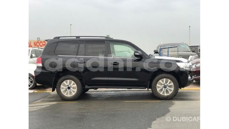 Big with watermark toyota land cruiser somalia import dubai 4607