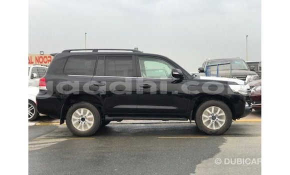 Acheter Import Voiture Toyota Land Cruiser Noir à Import - Dubai, Somalie Acheter Import Voiture Toyota Land Cruiser Noir à Import - Dubai, Somalie
