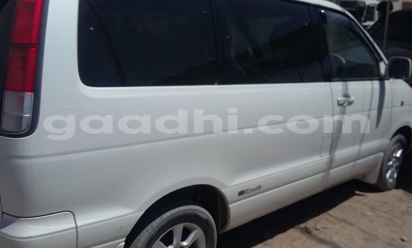 Oofamaa Toyota 4Runner White Makiinaa iti Hargeysa keessatti Somaliland keessatti Oofamaa Toyota 4Runner White Makiinaa iti Hargeysa keessatti Somaliland keessatti