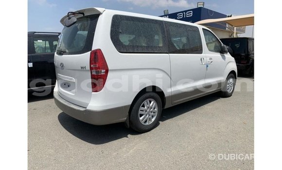 اشتري Imported Hyundai Accent أبيض سيارة في Import - Dubai في الصومال اشتري Imported Hyundai Accent أبيض سيارة في Import - Dubai في الصومال