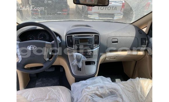 اشتري Imported Hyundai Accent أبيض سيارة في Import - Dubai في الصومال اشتري Imported Hyundai Accent أبيض سيارة في Import - Dubai في الصومال
