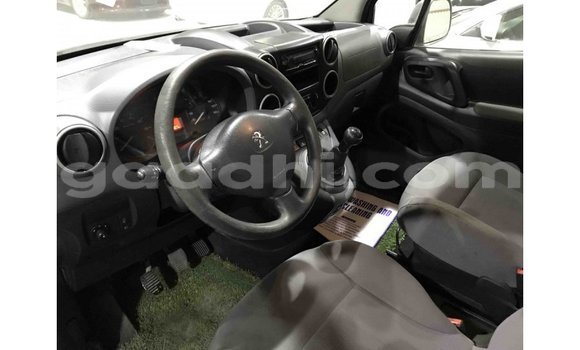 Imported Peugeot Partner White Makiinaa iti Import - Dubai keessatti Somalia keessatti Imported Peugeot Partner White Makiinaa iti Import - Dubai keessatti Somalia keessatti