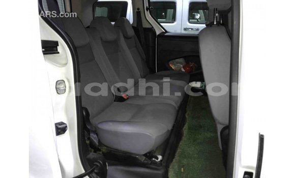 Buy Import Peugeot Partner White Car in Import - Dubai in Somalia