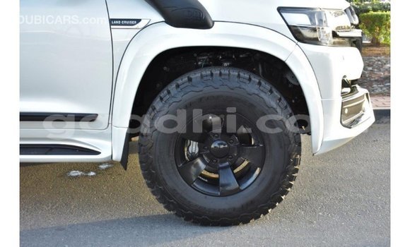 Buy Import Toyota Land Cruiser White Car in Import - Dubai in Somalia Buy Import Toyota Land Cruiser White Car in Import - Dubai in Somalia