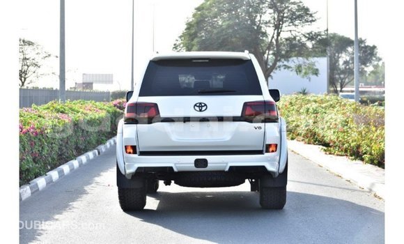 Buy Import Toyota Land Cruiser White Car in Import - Dubai in Somalia Buy Import Toyota Land Cruiser White Car in Import - Dubai in Somalia