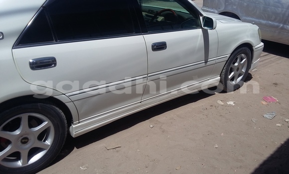 اشتري مستعمل Toyota 4Runner أبيض سيارة في هرجيسا في أرض الصومال اشتري مستعمل Toyota 4Runner أبيض سيارة في هرجيسا في أرض الصومال