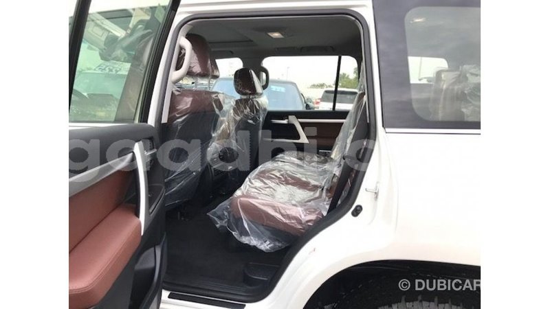 Big with watermark toyota land cruiser somalia import dubai 4628