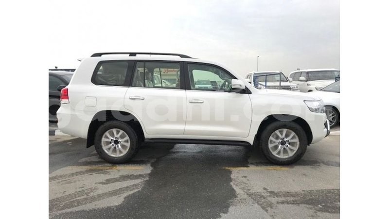 Big with watermark toyota land cruiser somalia import dubai 4628