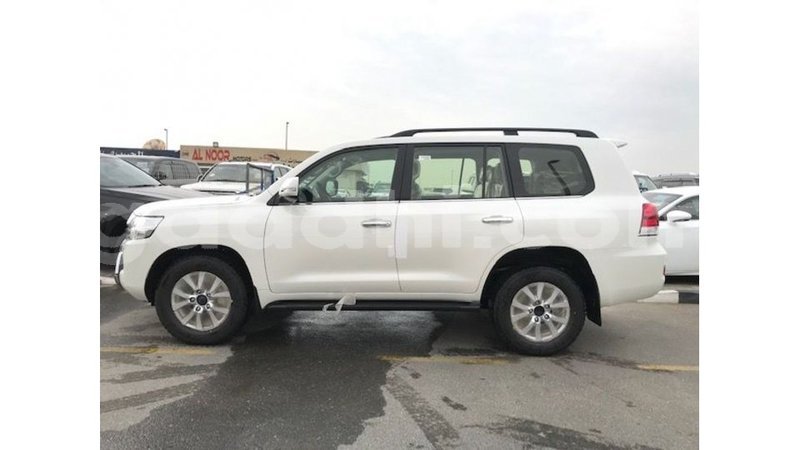 Big with watermark toyota land cruiser somalia import dubai 4628