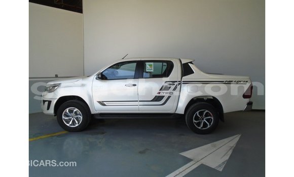 اشتري Imported Toyota Hilux أبيض سيارة في Import - Dubai في الصومال اشتري Imported Toyota Hilux أبيض سيارة في Import - Dubai في الصومال