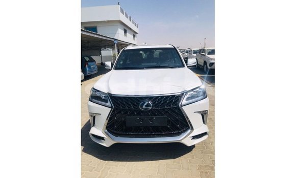 Imported Lexus LX White Makiinaa iti Import - Dubai keessatti Somalia keessatti Imported Lexus LX White Makiinaa iti Import - Dubai keessatti Somalia keessatti