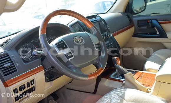 Imported Toyota Land Cruiser Other Makiinaa iti Import - Dubai keessatti Somalia keessatti Imported Toyota Land Cruiser Other Makiinaa iti Import - Dubai keessatti Somalia keessatti