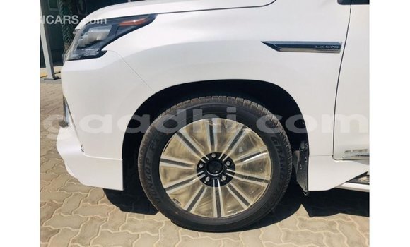 Imported Lexus LX White Makiinaa iti Import - Dubai keessatti Somalia keessatti Imported Lexus LX White Makiinaa iti Import - Dubai keessatti Somalia keessatti