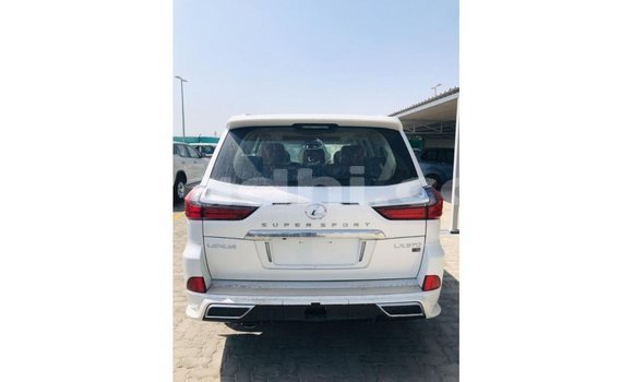 Imported Lexus LX White Makiinaa iti Import - Dubai keessatti Somalia keessatti Imported Lexus LX White Makiinaa iti Import - Dubai keessatti Somalia keessatti