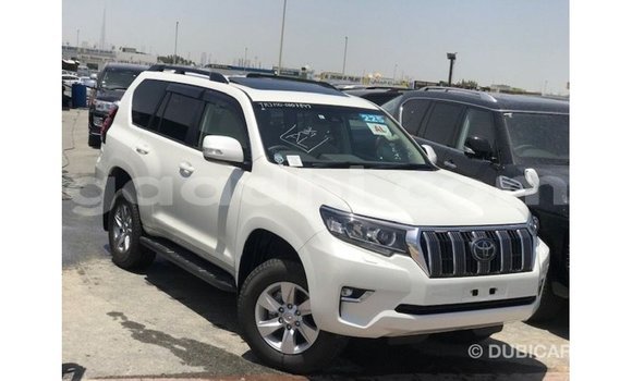 Acheter Import Voiture Toyota Prado Blanc à Import - Dubai, Somalie Acheter Import Voiture Toyota Prado Blanc à Import - Dubai, Somalie