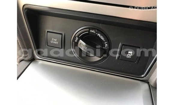 Acheter Import Voiture Toyota Prado Blanc à Import - Dubai, Somalie Acheter Import Voiture Toyota Prado Blanc à Import - Dubai, Somalie