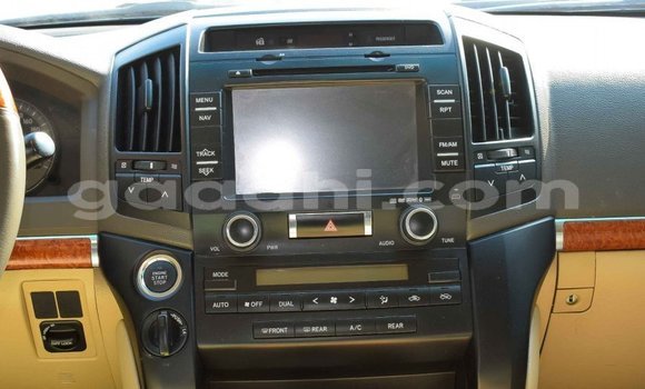 Imported Toyota Land Cruiser Other Makiinaa iti Import - Dubai keessatti Somalia keessatti Imported Toyota Land Cruiser Other Makiinaa iti Import - Dubai keessatti Somalia keessatti