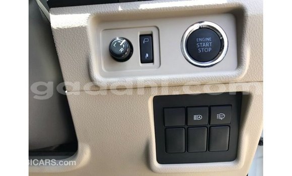 Acheter Import Voiture Toyota Prado Blanc à Import - Dubai, Somalie Acheter Import Voiture Toyota Prado Blanc à Import - Dubai, Somalie