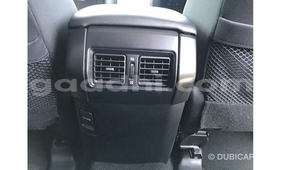 Acheter Import Voiture Toyota Prado Blanc à Import - Dubai, Somalie Acheter Import Voiture Toyota Prado Blanc à Import - Dubai, Somalie