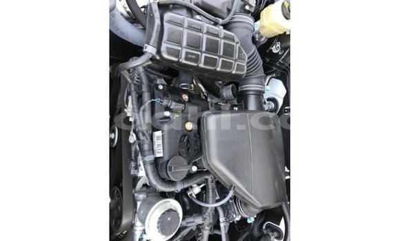 Acheter Import Voiture Toyota Prado Blanc à Import - Dubai, Somalie Acheter Import Voiture Toyota Prado Blanc à Import - Dubai, Somalie