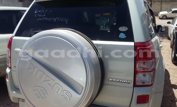 Oofamaa Suzuki Alto White Makiinaa iti Mogadishu keessatti Somalia keessatti Oofamaa Suzuki Alto White Makiinaa iti Mogadishu keessatti Somalia keessatti