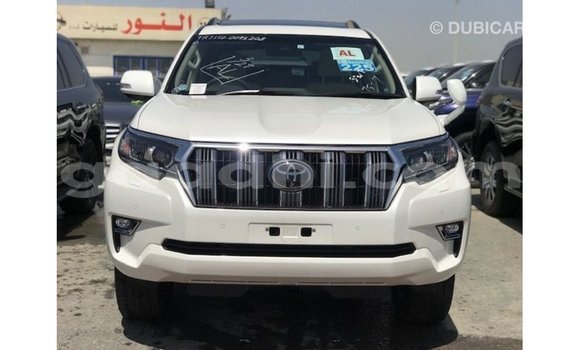 Acheter Import Voiture Toyota Prado Blanc à Import - Dubai, Somalie Acheter Import Voiture Toyota Prado Blanc à Import - Dubai, Somalie