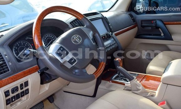 Acheter Import Voiture Toyota Land Cruiser Noir à Import - Dubai, Somalie Acheter Import Voiture Toyota Land Cruiser Noir à Import - Dubai, Somalie