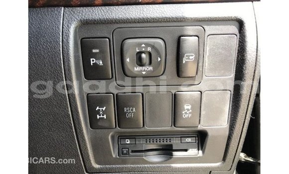 Acheter Import Voiture Toyota Land Cruiser Noir à Import - Dubai, Somalie Acheter Import Voiture Toyota Land Cruiser Noir à Import - Dubai, Somalie