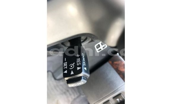 Acheter Import Voiture Toyota Land Cruiser Noir à Import - Dubai, Somalie Acheter Import Voiture Toyota Land Cruiser Noir à Import - Dubai, Somalie