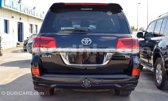 Acheter Import Voiture Toyota Land Cruiser Noir à Import - Dubai, Somalie Acheter Import Voiture Toyota Land Cruiser Noir à Import - Dubai, Somalie