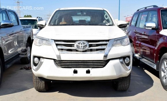 Imported Toyota Fortuner White Makiinaa iti Import - Dubai keessatti Somalia keessatti Imported Toyota Fortuner White Makiinaa iti Import - Dubai keessatti Somalia keessatti