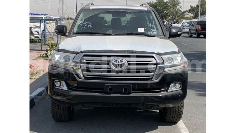 Big with watermark toyota land cruiser somalia import dubai 4644