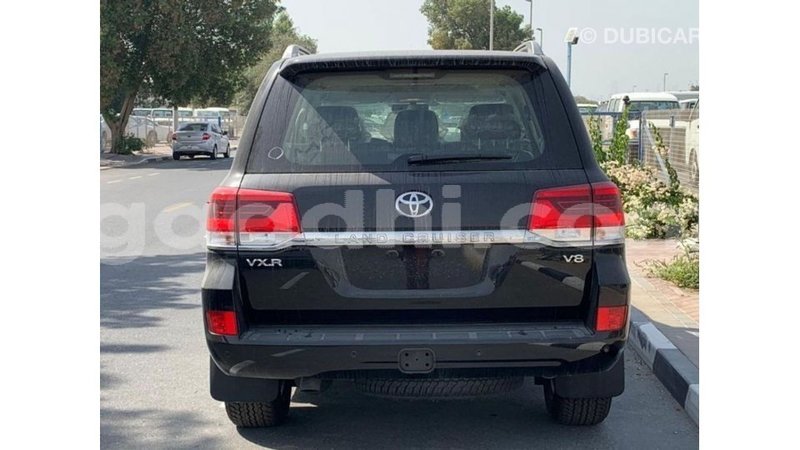 Big with watermark toyota land cruiser somalia import dubai 4644