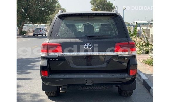 Imported Toyota Land Cruiser Black Makiinaa iti Import - Dubai keessatti Somalia keessatti Imported Toyota Land Cruiser Black Makiinaa iti Import - Dubai keessatti Somalia keessatti