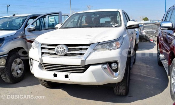 Imported Toyota Fortuner White Makiinaa iti Import - Dubai keessatti Somalia keessatti Imported Toyota Fortuner White Makiinaa iti Import - Dubai keessatti Somalia keessatti