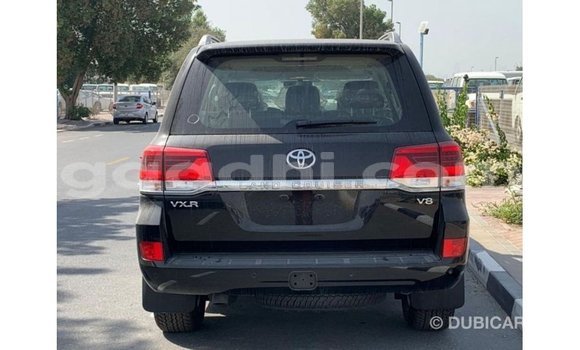Imported Toyota Land Cruiser Black Makiinaa iti Import - Dubai keessatti Somalia keessatti Imported Toyota Land Cruiser Black Makiinaa iti Import - Dubai keessatti Somalia keessatti