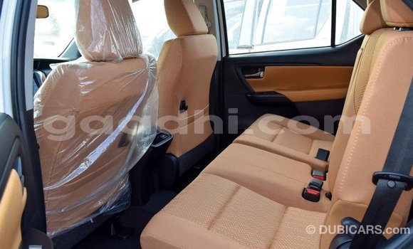 Imported Toyota Fortuner White Makiinaa iti Import - Dubai keessatti Somalia keessatti Imported Toyota Fortuner White Makiinaa iti Import - Dubai keessatti Somalia keessatti