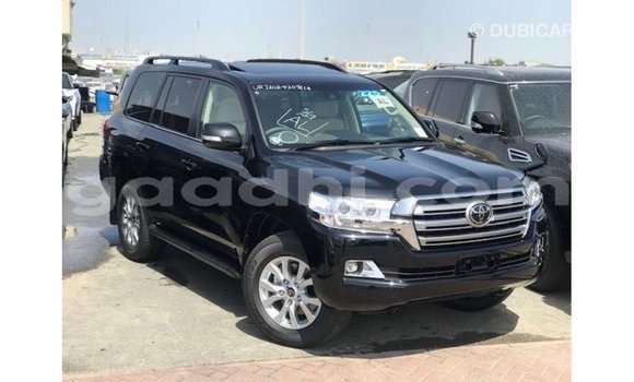 Acheter Import Voiture Toyota Land Cruiser Noir à Import - Dubai, Somalie Acheter Import Voiture Toyota Land Cruiser Noir à Import - Dubai, Somalie