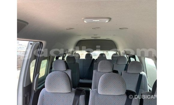 Imported Toyota Hiace White Makiinaa iti Import - Dubai keessatti Somalia keessatti Imported Toyota Hiace White Makiinaa iti Import - Dubai keessatti Somalia keessatti