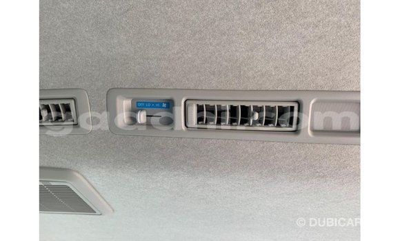 Imported Toyota Hiace White Makiinaa iti Import - Dubai keessatti Somalia keessatti Imported Toyota Hiace White Makiinaa iti Import - Dubai keessatti Somalia keessatti