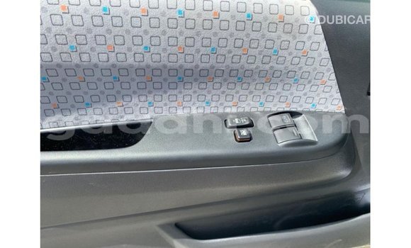 Imported Toyota Hiace White Makiinaa iti Import - Dubai keessatti Somalia keessatti Imported Toyota Hiace White Makiinaa iti Import - Dubai keessatti Somalia keessatti