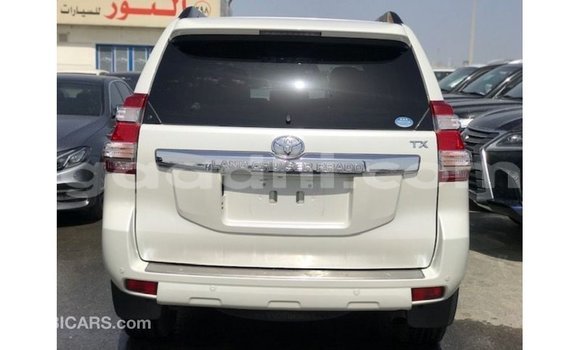 Acheter Import Voiture Toyota Prado Blanc à Import - Dubai, Somalie Acheter Import Voiture Toyota Prado Blanc à Import - Dubai, Somalie
